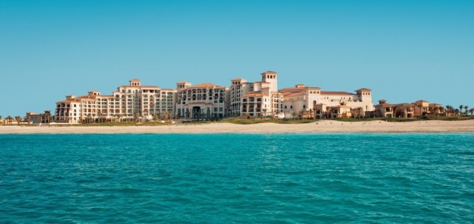 Техническое обслуживание бассейнов в отеле St. Regis Saadiyat Island Resort, Abu Dhabi